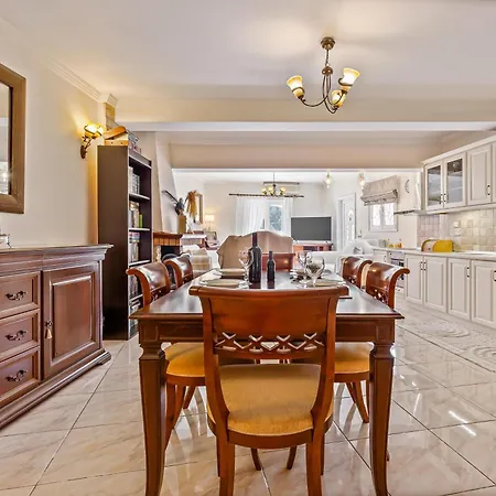 Daire San Elias House *